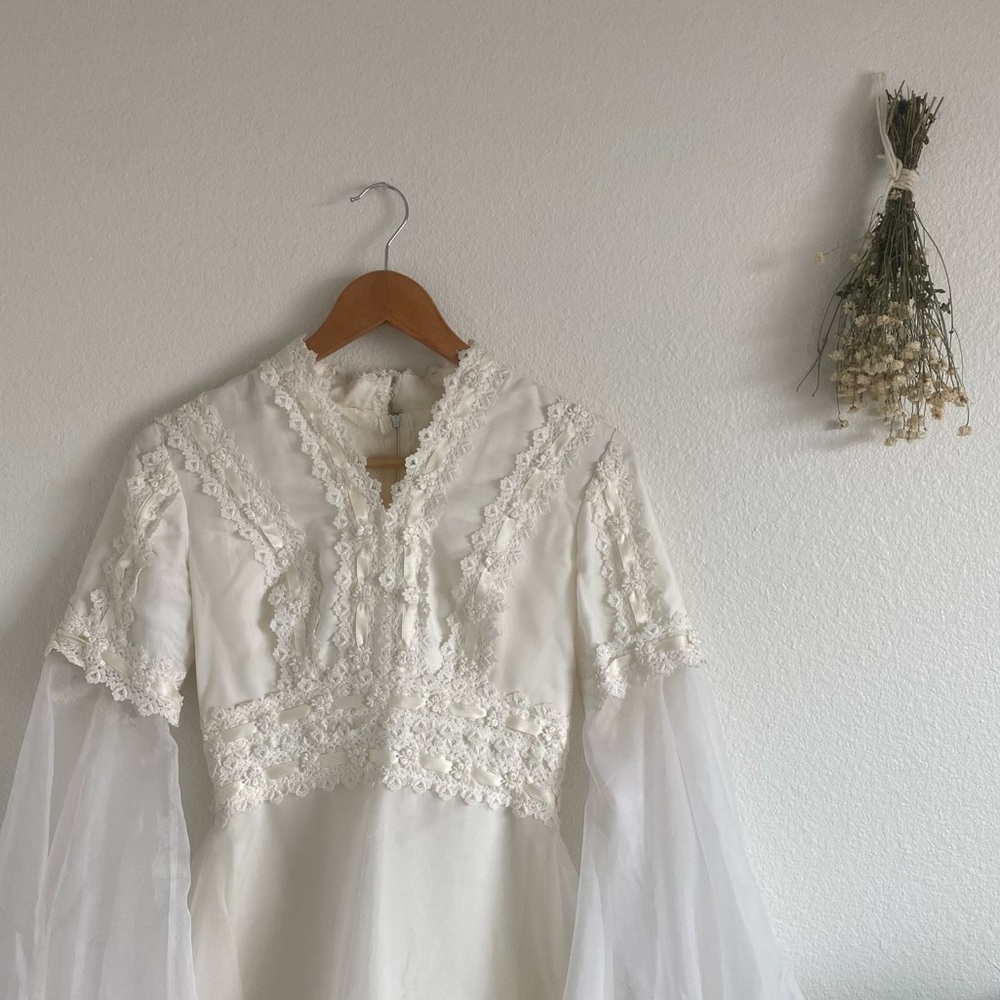 Vintage wedding dress